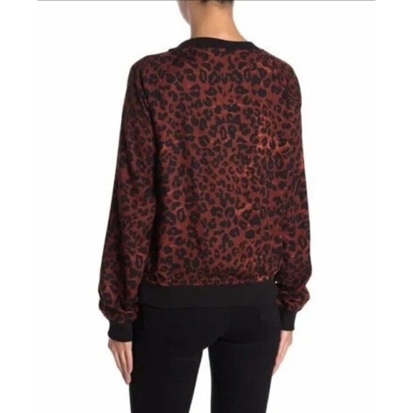 Women’s beachlunch lounge top. Leopard print. Size L main image 0